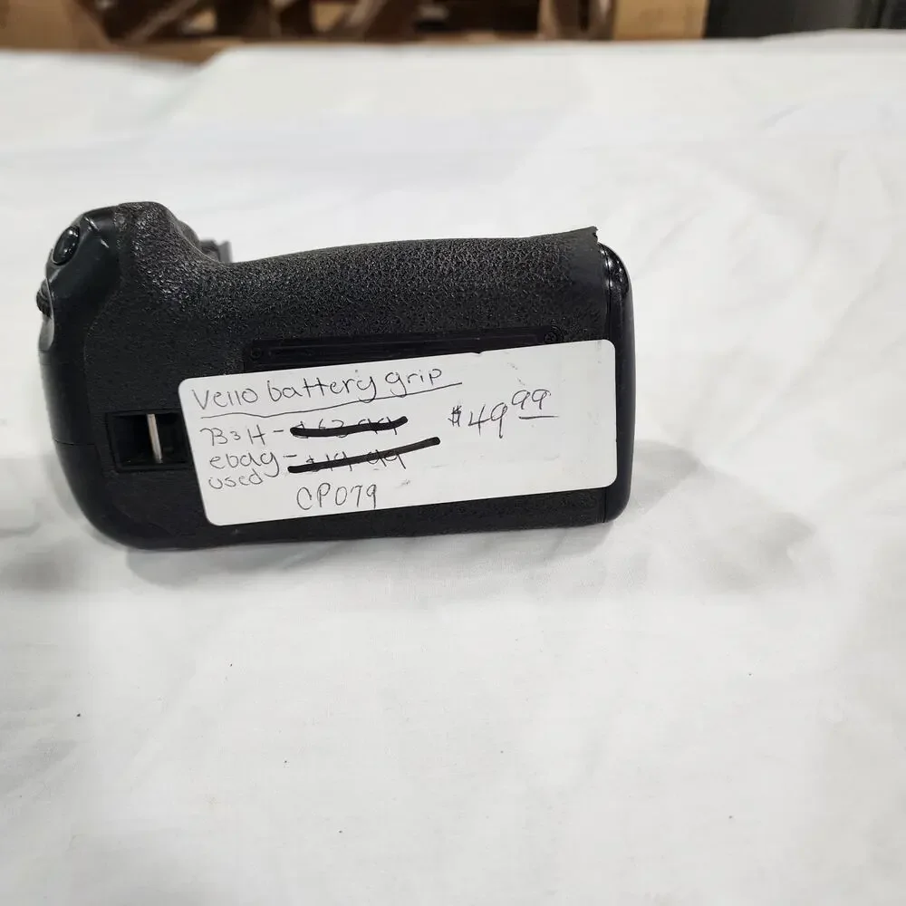 Vello BG-C10 Battery Grip for Canon EOS 70D DSLR Camera